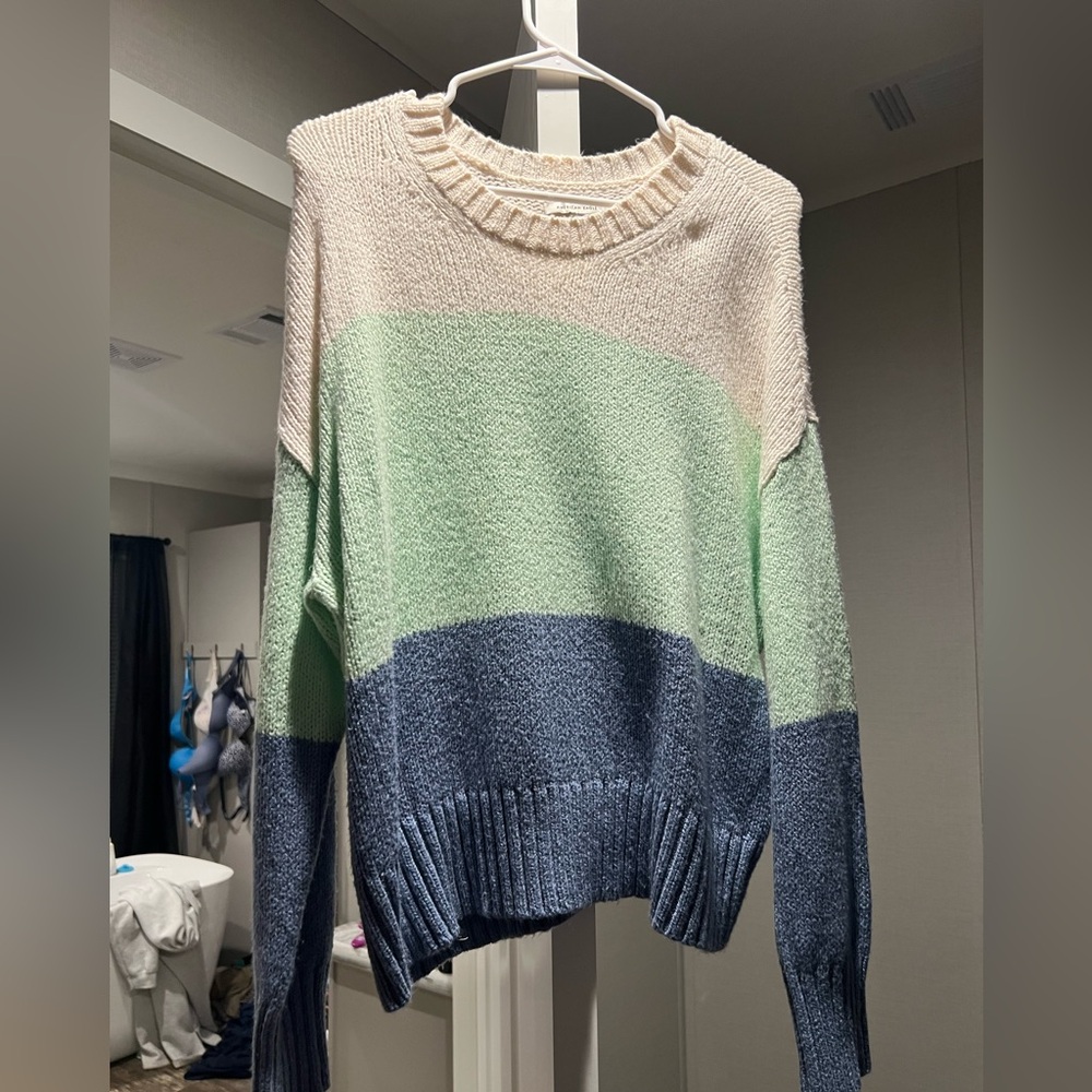 American eagle sweater